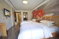 Fenghuang Yujiang River View Guesthouse - Inns
