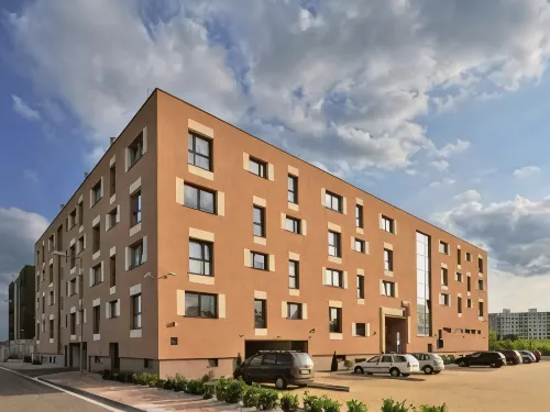 Melrose Apartments
