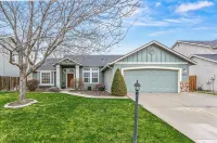 NEW!  Modern Meridian vacation home - Foosball, Air Hockey, Steps from POOL
