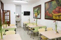 โรงแรมอัลคาราวันเมเดลลิน - พร้อมอาหารเช้า