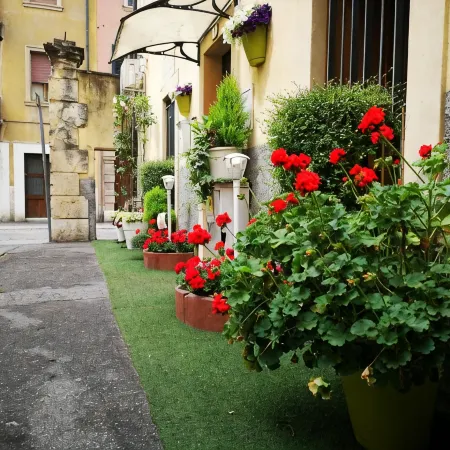 Giardino Giusti House & Court