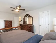 Family Retreat - 3-bedroom unit with NEW Pool, WiFi and AC in North Durham - Apartments