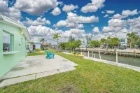 Waterfront Bungalow in Matlacha - 4-Star