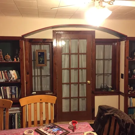 4-bedroom north woods, pet friendly cabin with WiFi, great room and fire place.