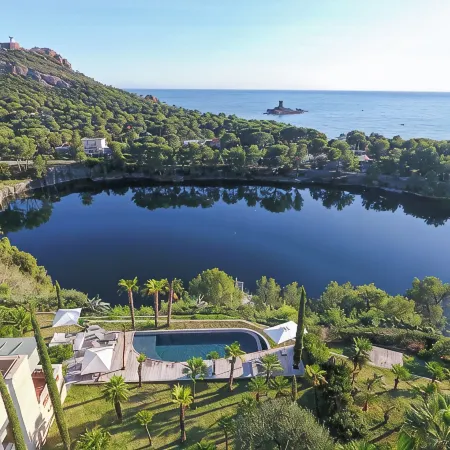 VILLA ALFONSA - APARTMENT "L'ATELIER" sea view, Garden level South-East