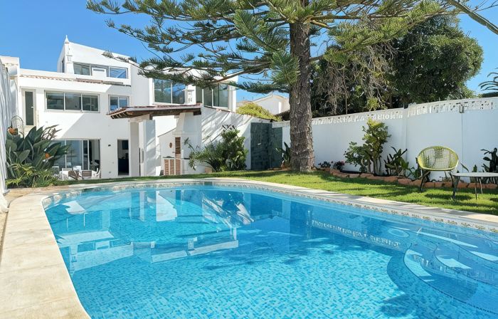 Luxury Villa Steps from the Beach | Heated Pool, Ocean Views & Rooftop Lounge