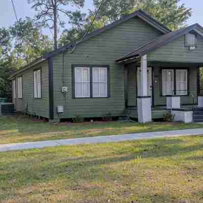 3-bedroom house in beautiful Valdosta with WiFi, AC. Enjoy your stay Hotel Exterior