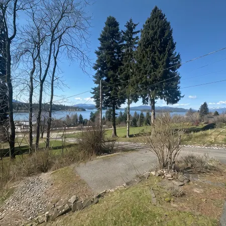 Charming 2-bedroom house with AC, WiFi in serene East Hope.