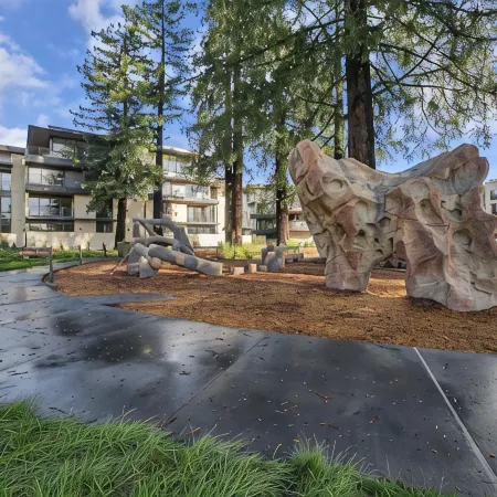 Luxury New Studio in Downtown Healdsburg with WiFi, AC, Poolhouse/Fitness Center