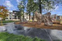 Luxury New Studio in Downtown Healdsburg with WiFi, AC, Poolhouse/Fitness Center - 3-Star