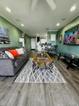 Renovated 2bed 2bath condo 2min to Fort Myers & Sanibel Beaches with WiFi, AC