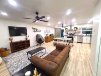 Beautiful, Cozy, and Spacious home- 3 mins from downtown