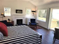 Starfish Cottage:  Ocean Views, Walking Trail Above the Shore with NEW Master BR - Wifi