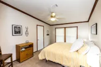 Just Imagine Rocker B 10 Min Water Access 1 Block Family Styled, Fire Pit,Hottub - Homestays