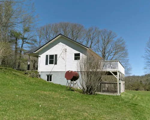 Nicely located, Cozy, PET Friendly cottage in beautiful Lake Toxaway, NC Hotels in Hogback