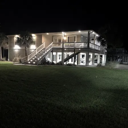 200 feet on the water with boat house!!!