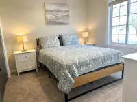 Luxury 4 Bed & 2 Bath Family-sized Home Minutes from Downtown & UNL - Jacuzzi
