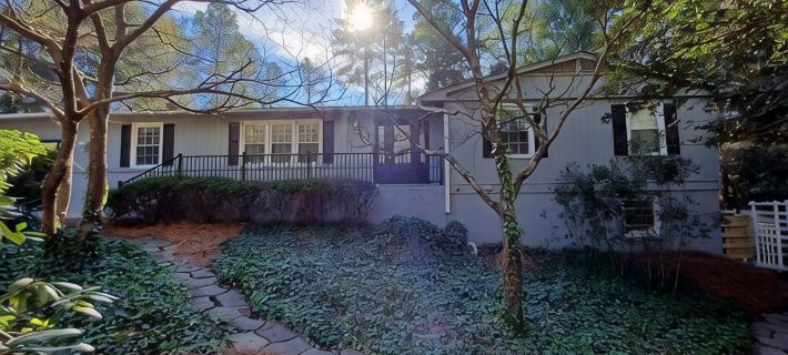 3100 sq ft, 5BR- 4BA located in Village of Pinehurst. Perfect home for golfers! Отели в г. Пайнхерст