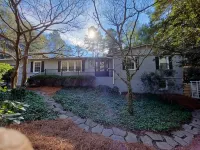 3100 sq ft, 5BR- 4BA located in Village of Pinehurst. Perfect home for golfers! - Boutique