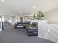 Quarry Hill Lookout ..... scenic views, luxurious amenities, relaxing atmosphere Hotels in Geeveston
