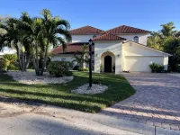 Hidden River Estate on the Eau Gallie River! - Hot Tub