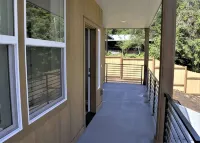 Modern, new and close to lake - Wifi