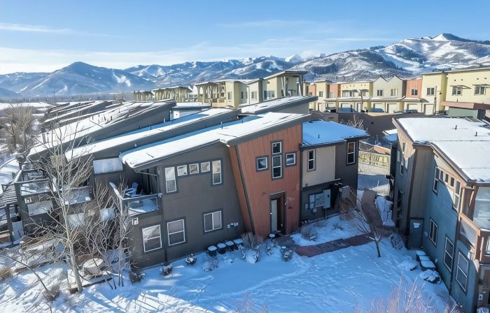 skiNewpark33: Walkable w/View, Deck, Hot Tub, Garage