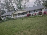 Specious and Cozy Ranch home  with moonlight windows  near Stone Mountain Park