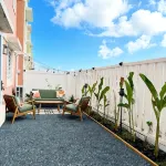 Casa Diez · Beachsteps Townhouse w/Pool- Seven Seas - บังกะโล