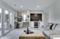 Newly Remodeled Home - 20 minutes from anywhere in Omaha! - Holiday bungalows