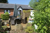 Delightful Detached Cottage close to Exeter, Dartmoor and the coast.