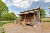Cozy Cabin Near Nashville, TN ~ Surrounded By Beautiful Farmland