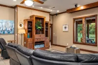 Private White River Estate on 214 acres. ATV/hiking trails. Pets stay free