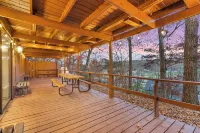 Cozy 4-bedroom cabin with jacuzzi hot tub. Overlooking ski /mnt bike slopes.