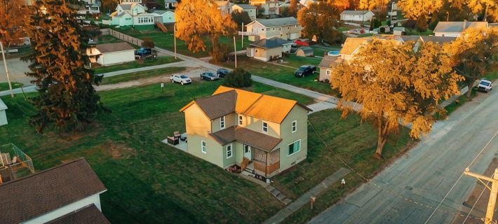 Family Friendly Downtown Apple Creek by Antiques Hotels in Wayne County