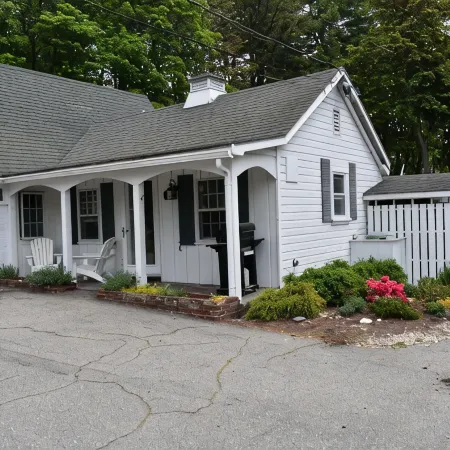 Condo Rental - Short Walk to Footbridge Beach
