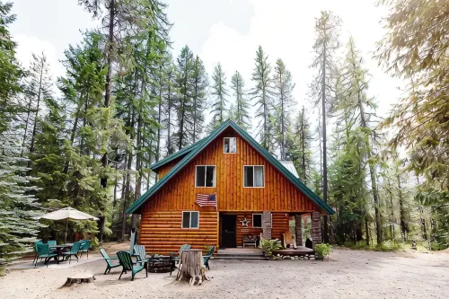 Forest Family Cabin Near Priest Lake with Fireplace, Large Yard & Dogs Allowed