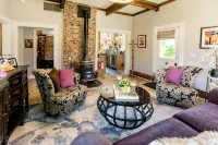 Victorian Secrets 1897 Home - Curious? Eclectic, convenient & ❤️ of wine country