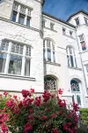 Modern 1-room apartment near the train station, newly renovated, top furnishings - Apartments