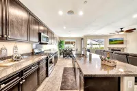5 min to Stagecoach & Head Trip w/Pool, Spa, Waterfall, Water Slide & Fire Pit - 3 Sao