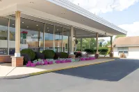 Crystal Inn Eatontown - 2-Star