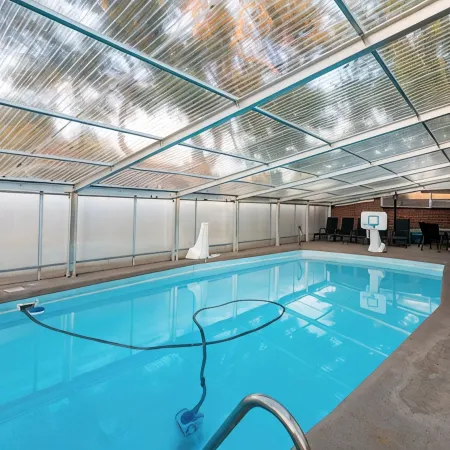 Spacious ~ King Beds ~ Pool ~ Spa~ Mountain View’s