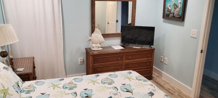 Top Floor Corner Condo with sweeping views of Perdido Key 100ft to the Beach! Hotels in Perdido Key