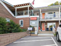 TiltonLodge Inn & Suites Hotels in Tilton