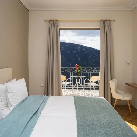 V Hotel Delphi