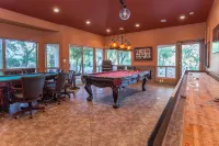 Paradise Valley Estate With Pool, Game Room And Near Entertainment! - 4-Star