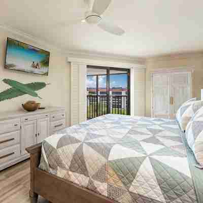 Newly Renovated Penthouse  with Beautiful Views of the Gulf! Rooms