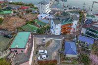 Geoje Island New Happy Pension (Mongdol Beach) - เพนชั่น