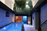 Brit Hotel Les Voyageurs - С бассейном