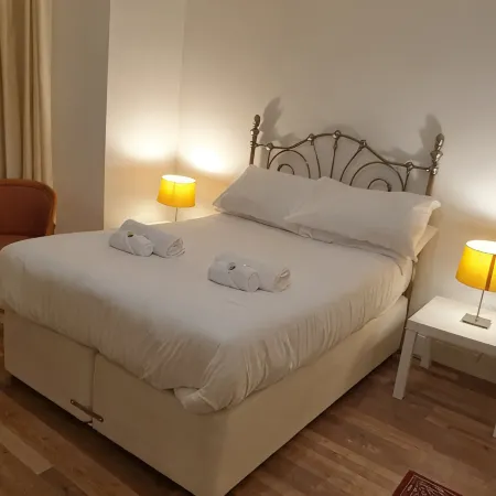 Cosy Flat for small family or working professionals.